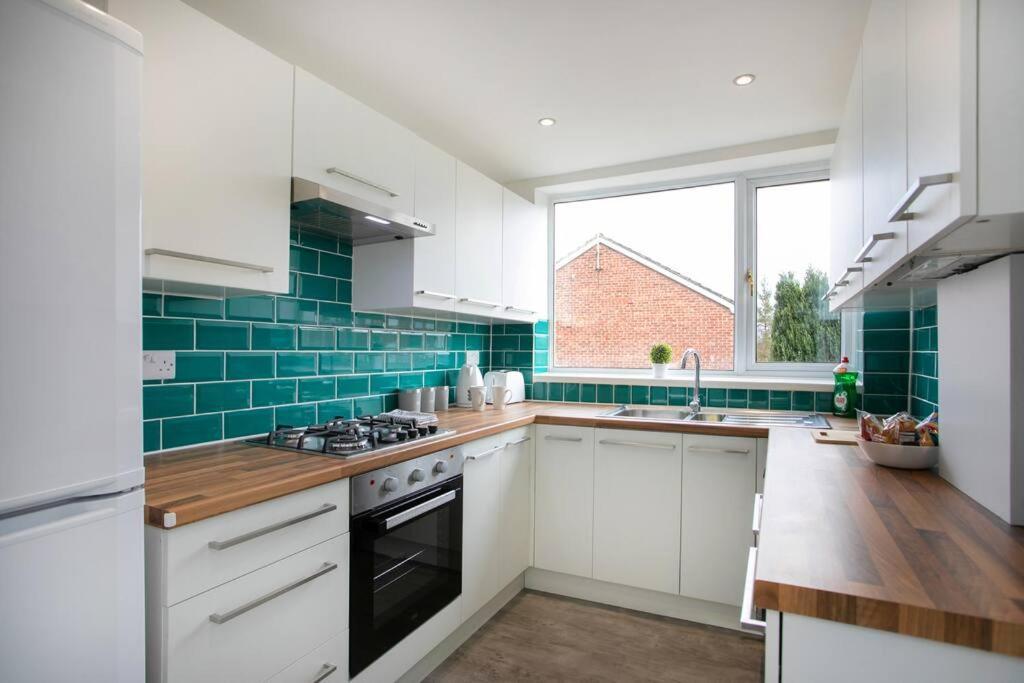 Вілла Cudworth House, Barnsley For Contractors & Families, Free Parking, High Speed Wifi Etc Екстер'єр фото