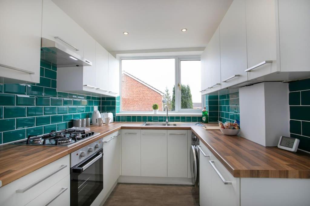 Вілла Cudworth House, Barnsley For Contractors & Families, Free Parking, High Speed Wifi Etc Екстер'єр фото